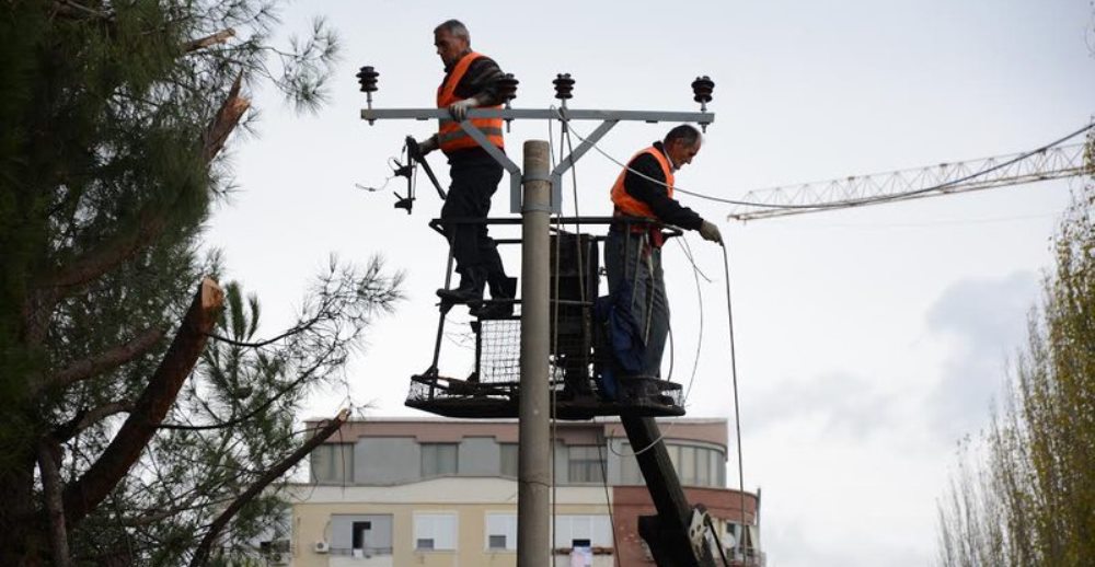 OSHEE: Nderpritet energjia sot dhe neser ne disa zona te Tiranes